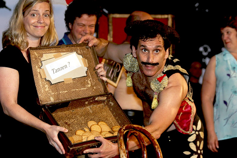 Kleines Fest - Adrian Schvarzstein