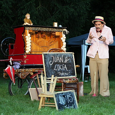 Kleines Fest - Adrian Schvarzstein